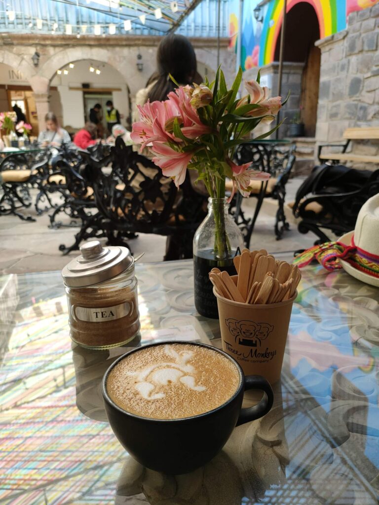 three monkeys cafe cusco